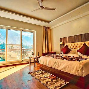 Simsa Heights Manali
